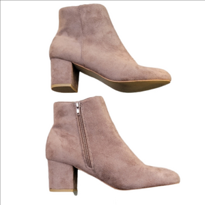AKIRA Tan Faux Suede Ankle Boots Block Heel Zipper Side Round Toe Sz.40